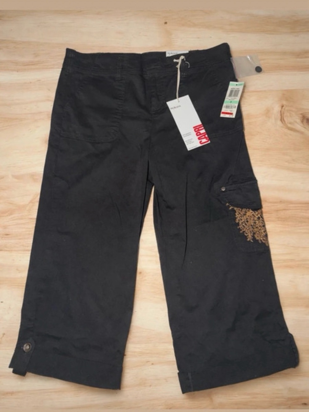 Style & Co black cargo capri Pants - size 8